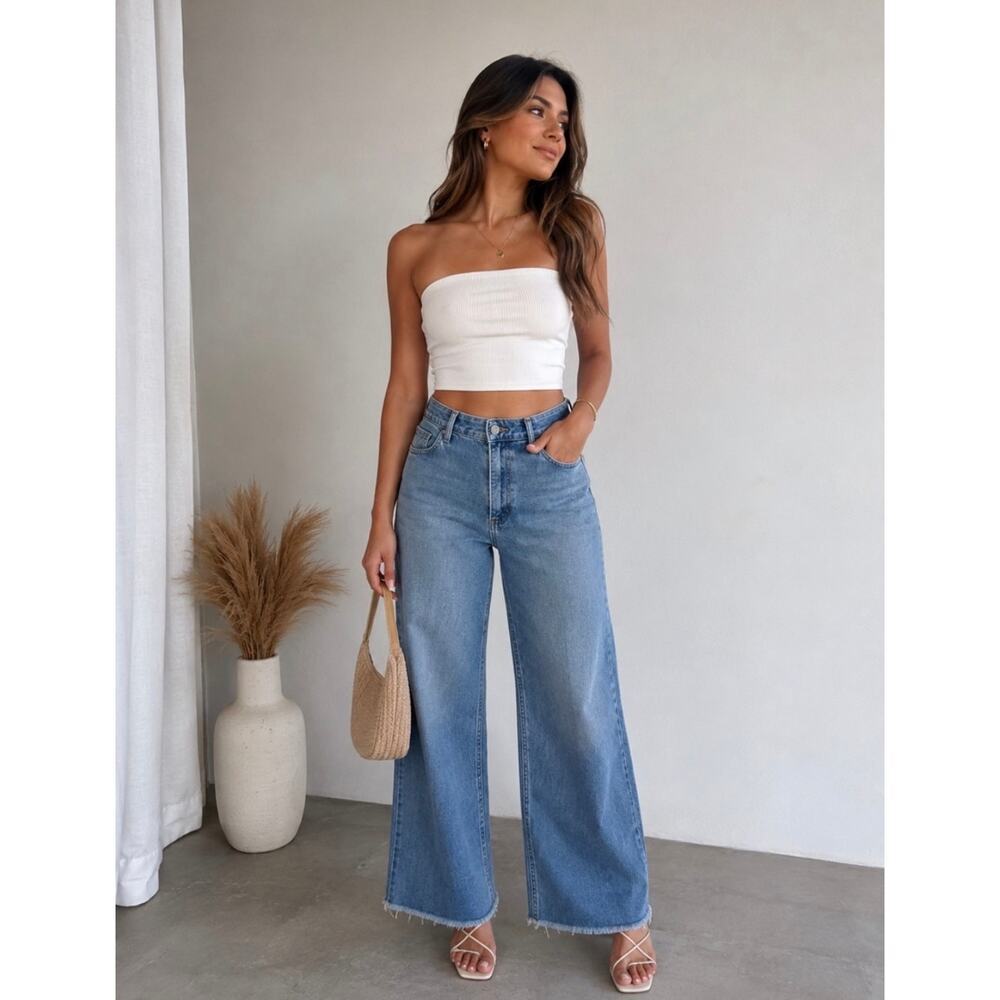 ZARA Women’s High Rise Wide Leg Blue Jeans Light Wash Raw Hem Size 8 *EUC - Picture 5 of 10